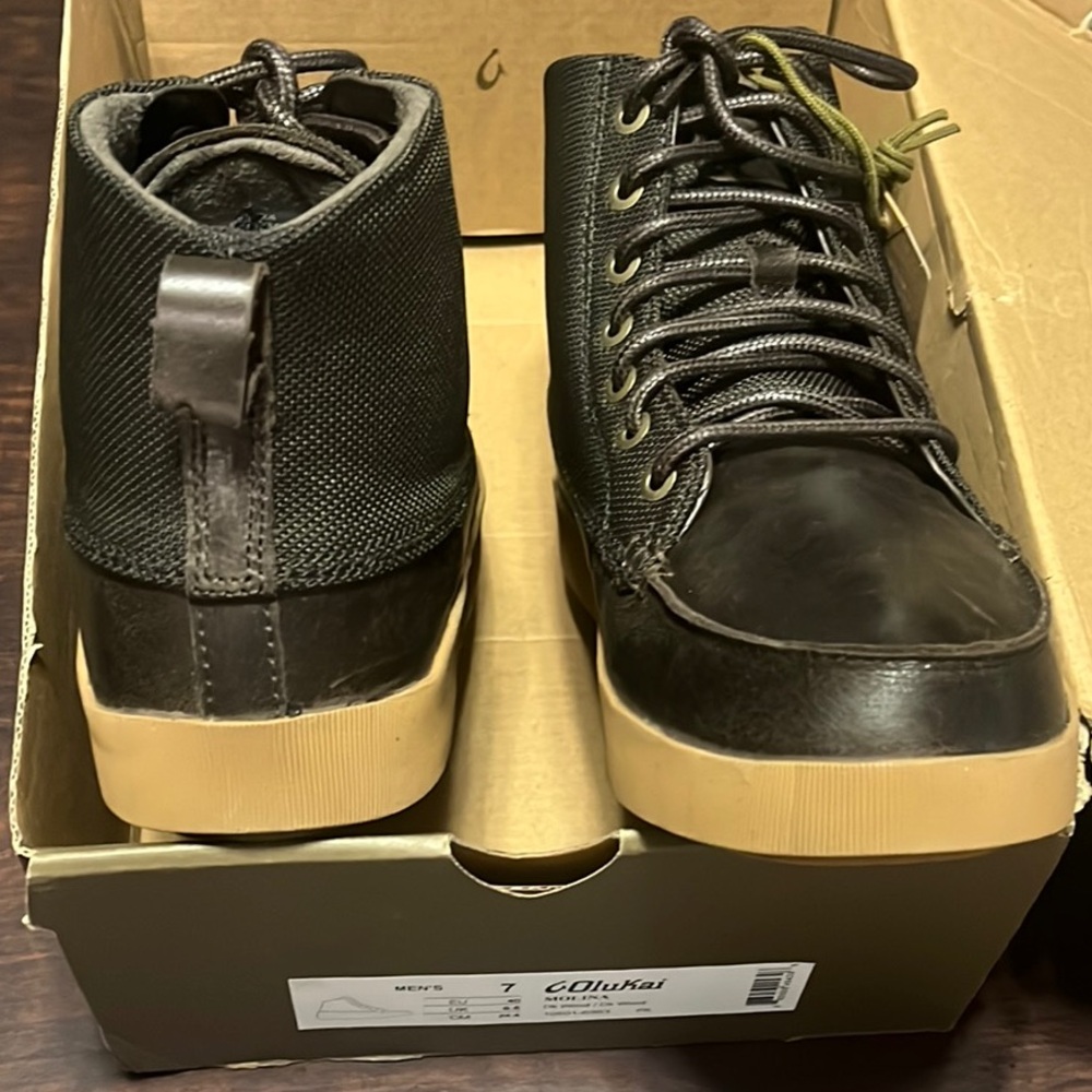 Olukai Men's Dark Brown Shoes
(MOLINA) 
Dk Wood - Picture 5 of 6